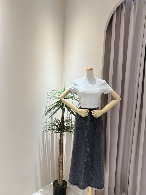 質感燙銀字母抓皺上衣 質感燙銀字母抓皺上衣