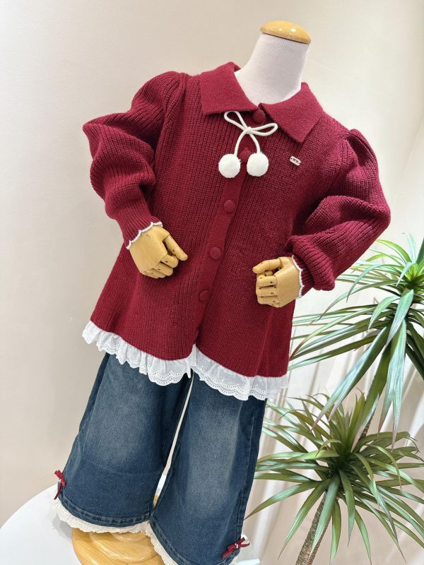 針織下擺蕾絲毛球上衣 針織下擺蕾絲毛球上衣