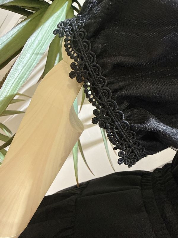 網紗公主袖字母上衣 網紗公主袖字母上衣