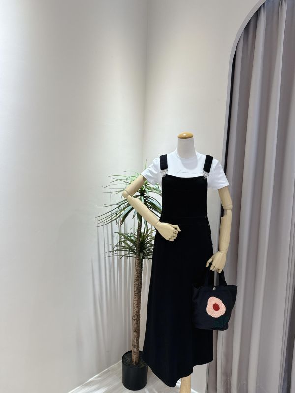 簡約顯瘦A字吊帶裙 簡約顯瘦A字吊帶裙