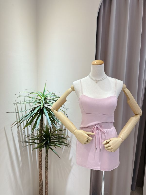 運動風三件套裝(外套+罩杯背心+短裙) 運動風三件套裝(外套+罩杯背心+短裙)