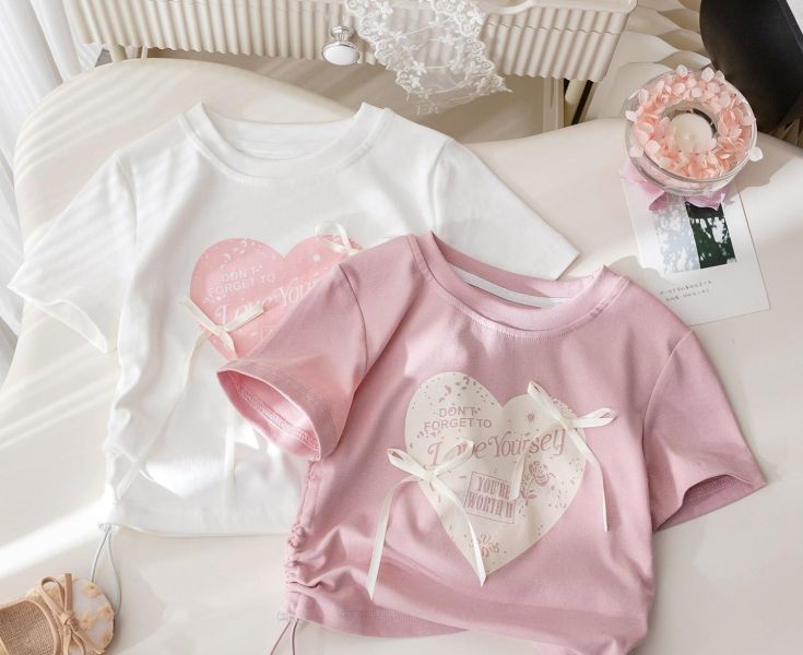 愛心蝴蝶結抽繩上衣 愛心蝴蝶結抽繩上衣