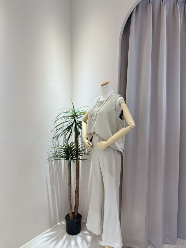 韓-後開岔重磅背心上衣 韓-後開岔重磅背心上衣