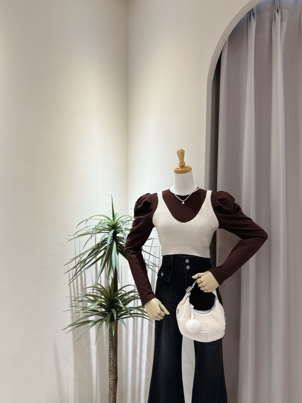 粗針織馬甲背心+公主袖厚磅棉上衣 粗針織馬甲背心+公主袖厚磅棉上衣