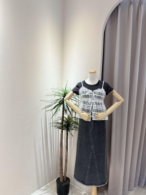 簡約素面修身牛仔裙 簡約素面修身牛仔裙