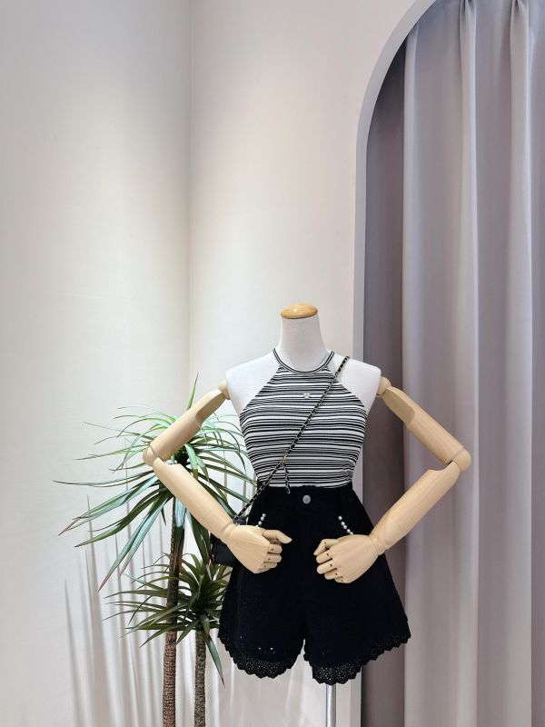 條紋霧面愛心小鐵牌削肩罩杯背心 條紋霧面愛心小鐵牌削肩罩杯背心