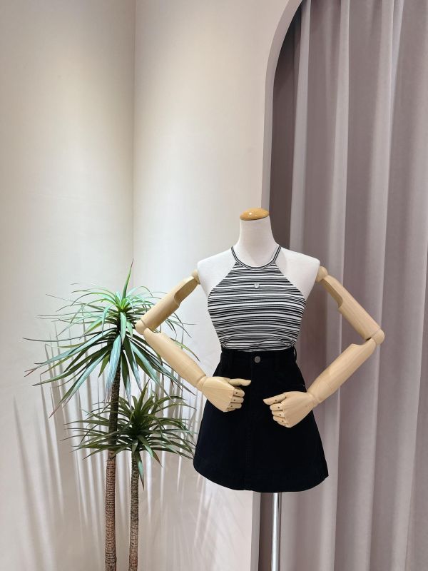 簡約單寧顯瘦牛仔裙 簡約單寧顯瘦牛仔裙