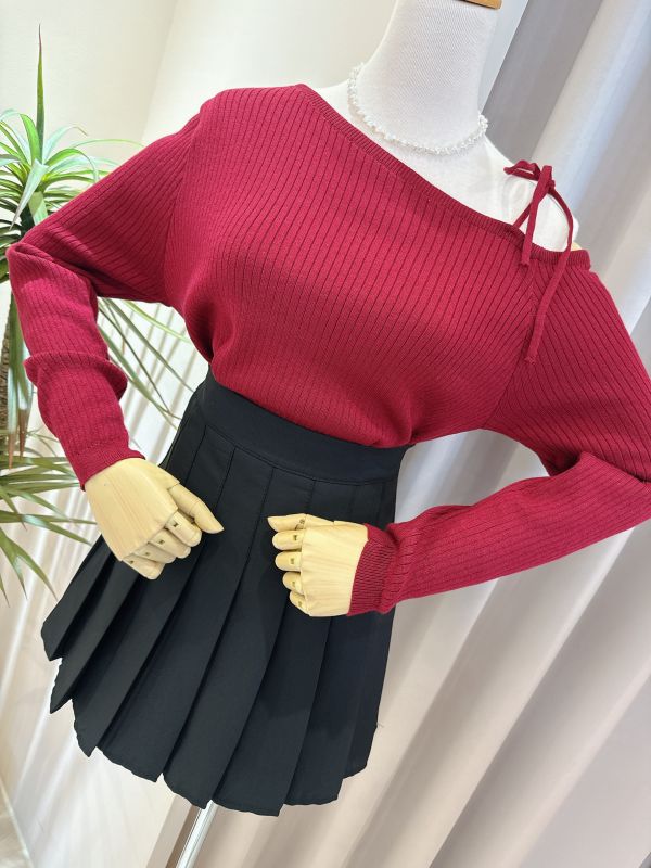 斜肩綁帶針織上衣 斜肩綁帶針織上衣