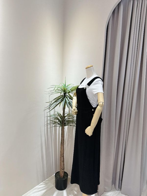 簡約顯瘦A字吊帶裙 簡約顯瘦A字吊帶裙