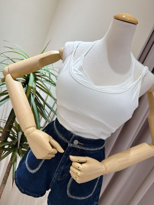 肩帶扭結假兩件罩杯背心 肩帶扭結假兩件罩杯背心