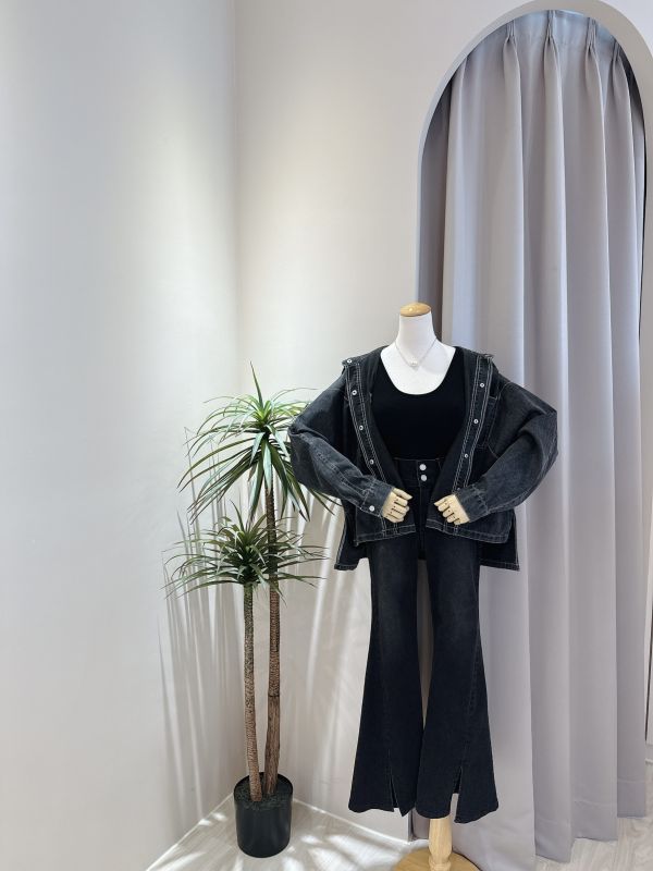 反車線層次牛仔外套(預購) 反車線層次牛仔外套