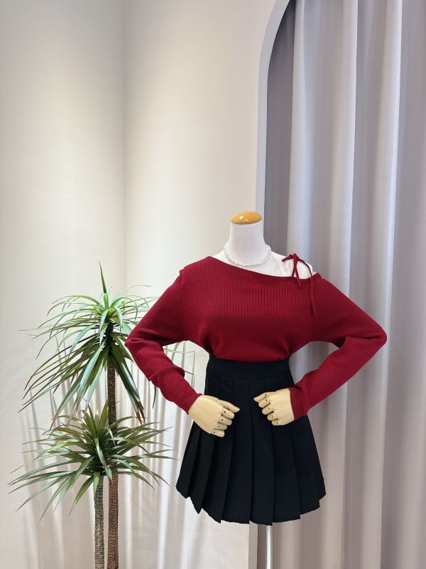 斜肩綁帶針織上衣 斜肩綁帶針織上衣