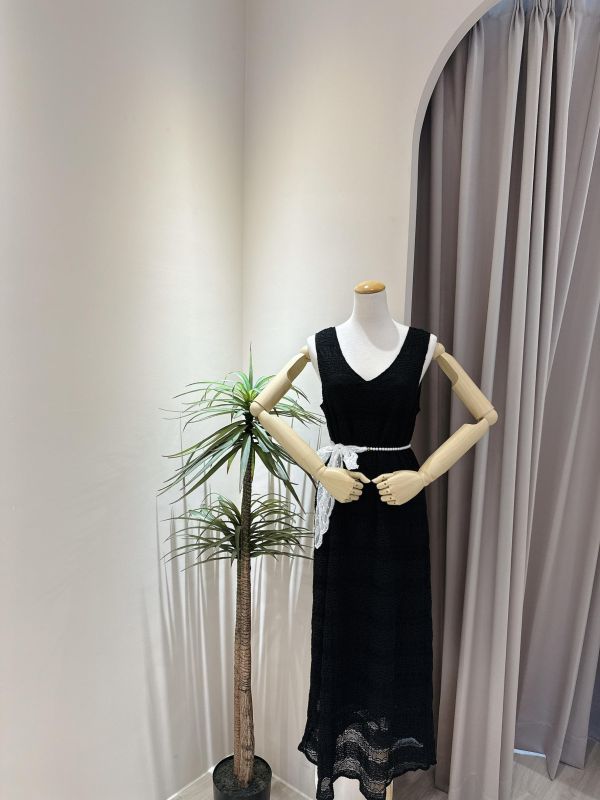 V領美背無袖長洋裝 V領美背無袖長洋裝