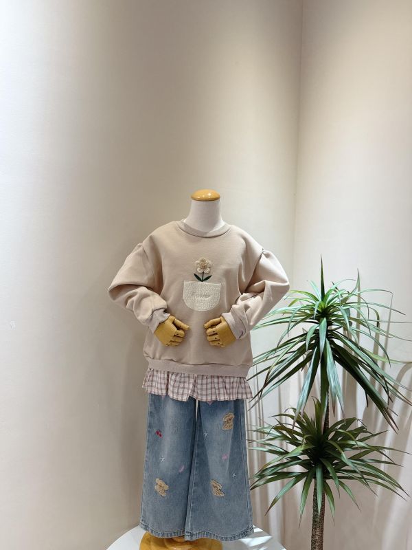 立體毛線花上衣 立體毛線花上衣