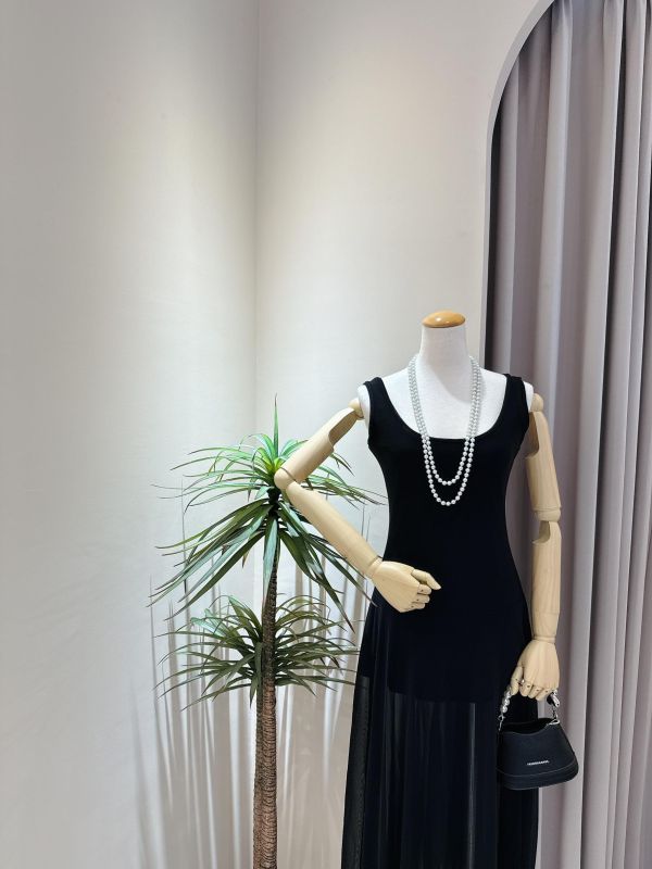 輕柔網紗透膚兩件式洋裝 輕柔網紗透膚兩件式洋裝