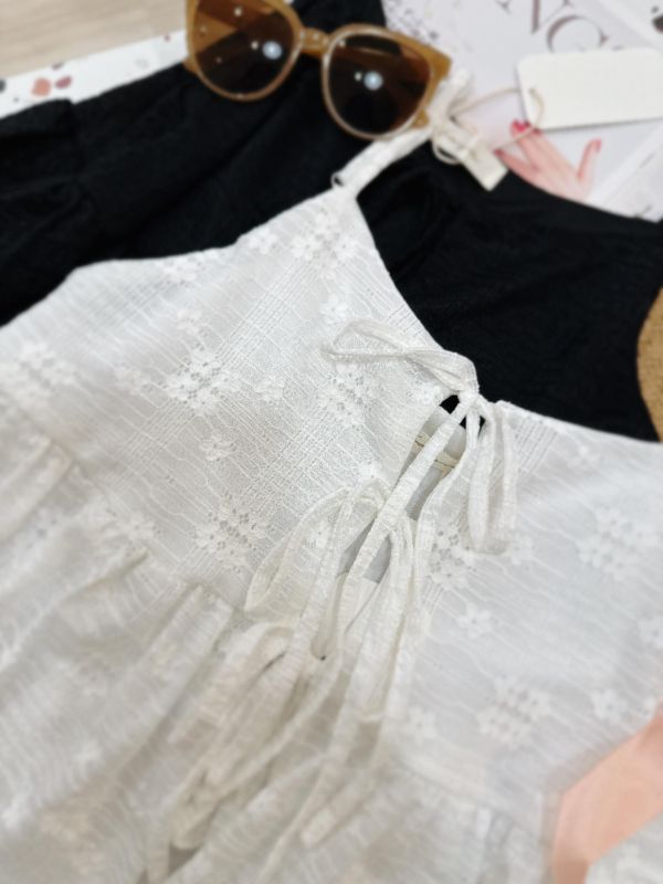 花苞下擺綁帶細肩帶背心 花苞下擺綁帶細肩帶背心