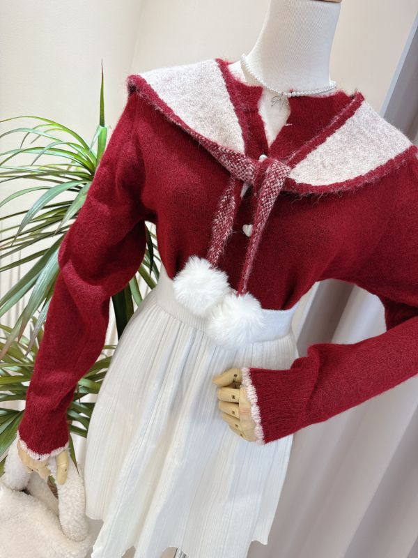 毛球披肩+愛心釦小V領毛衣 毛球披肩+愛心釦毛衣