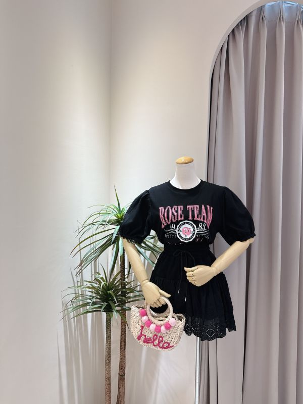 網紗公主袖字母上衣 網紗公主袖字母上衣