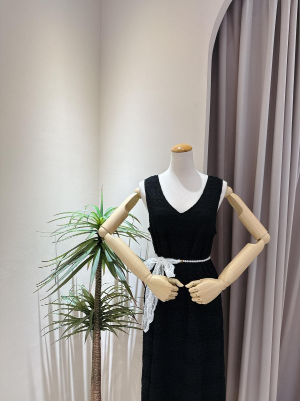 V領美背無袖長洋裝 V領美背無袖長洋裝