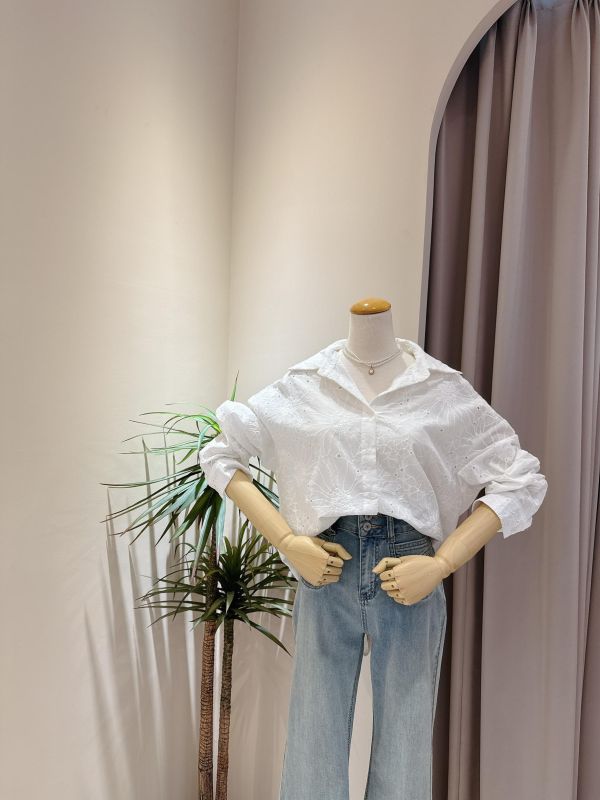 重工藝立體花朵刺繡襯衫 重工藝立體花朵刺繡襯衫