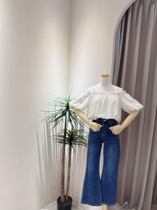 經典刷白九分牛仔喇叭褲 經典刷白九分牛仔喇叭褲