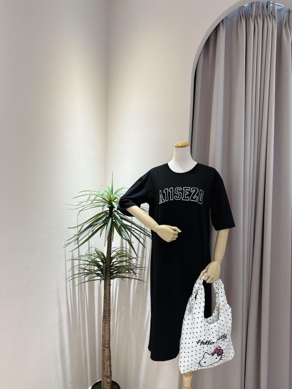 美式字母寬鬆休閒洋裝 美式字母寬鬆休閒佯裝