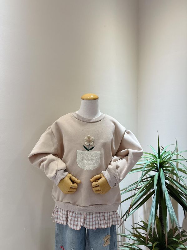 立體毛線花上衣 立體毛線花上衣