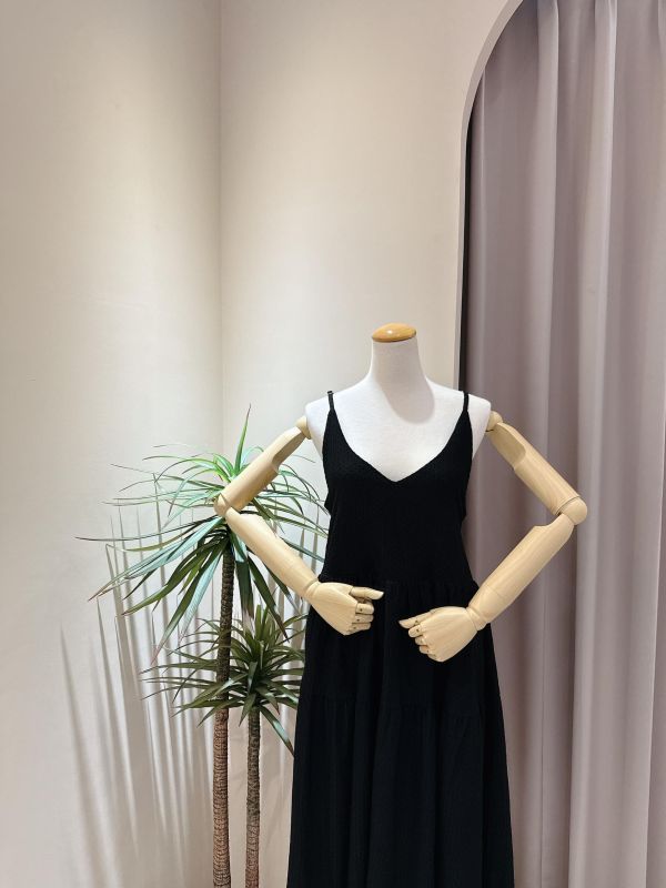 泡泡紋V領後抽繩長洋裝 泡泡紋V領後抽繩長洋裝