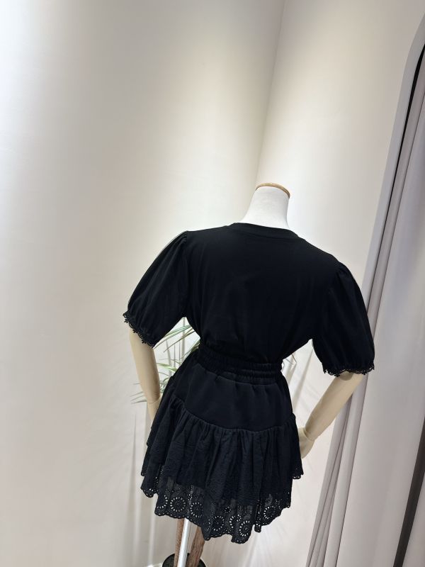 網紗公主袖字母上衣 網紗公主袖字母上衣