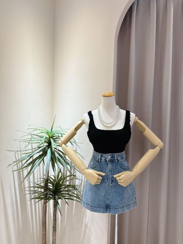 寬肩帶雲朵罩杯背心 寬肩帶雲朵罩杯背心