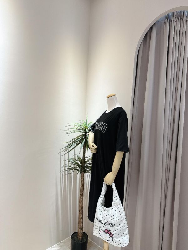 美式字母寬鬆休閒洋裝 美式字母寬鬆休閒佯裝