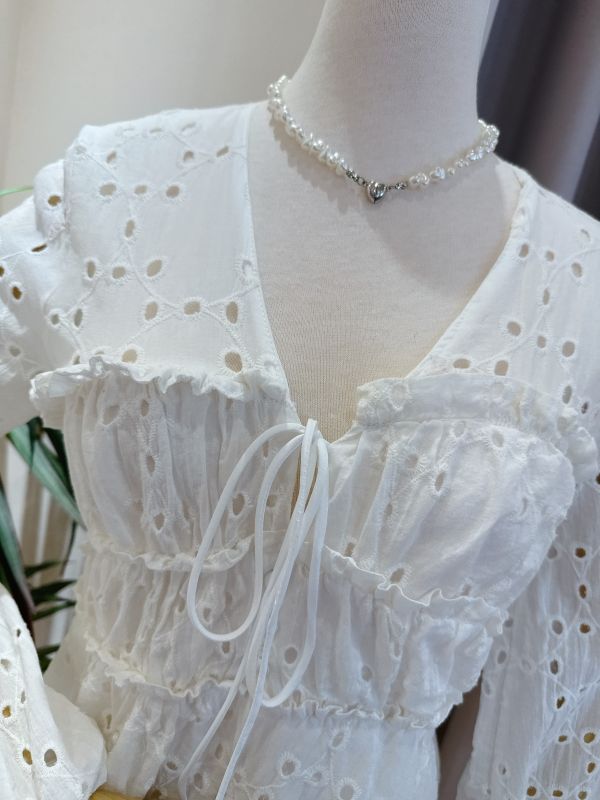 棉麻蕾絲燒花長袖洋裝 棉麻蕾絲燒花長袖洋裝