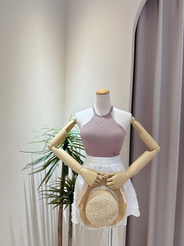 霧面愛心小鐵牌削肩罩杯背心 霧面愛心小鐵牌削肩罩杯背心