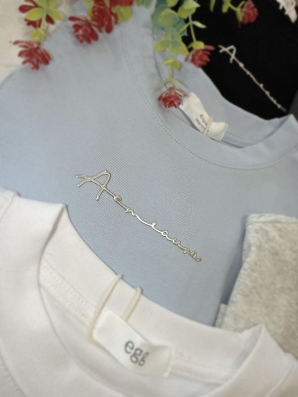 質感燙銀字母抓皺上衣 質感燙銀字母抓皺上衣