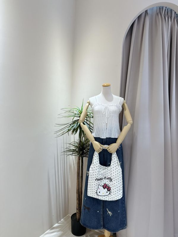 繽紛立體刺繡蝴蝶結牛仔寬褲 繽紛立體刺繡蝴蝶結牛仔寬褲