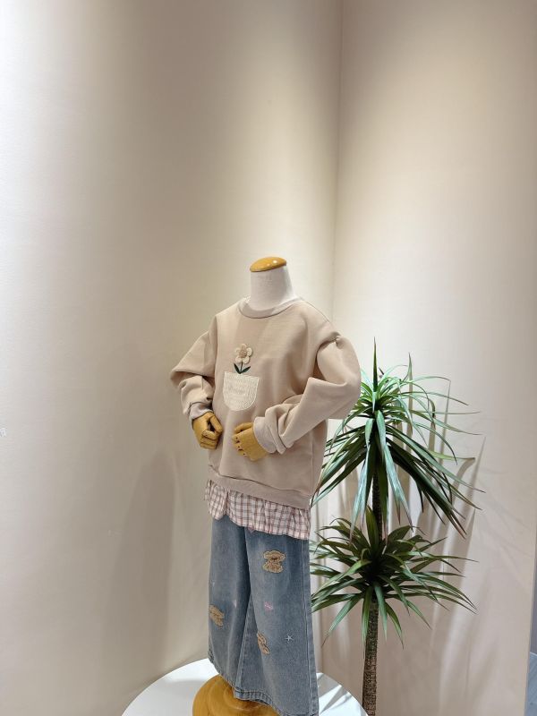 立體毛線花上衣 立體毛線花上衣