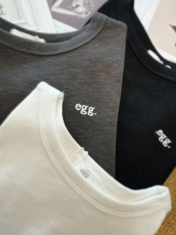 立體小刺繡修身上衣 立體小刺繡修身上衣