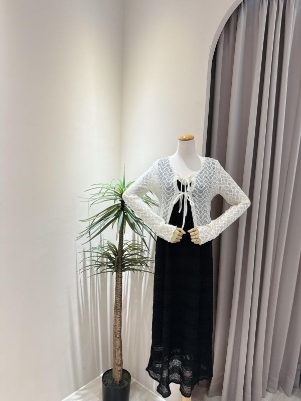 V領美背無袖長洋裝 V領美背無袖長洋裝