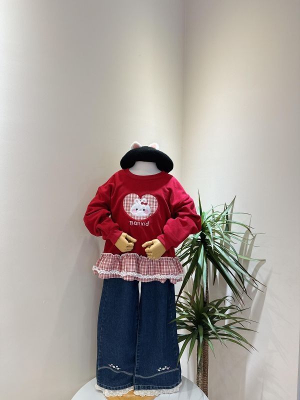 兔子下擺蕾絲蛋糕邊上衣 兔子下擺蕾絲蛋糕邊上衣