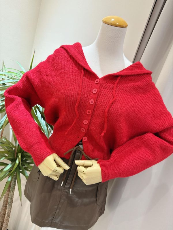 俏皮排釦連帽厚磅針織上衣 俏皮排釦連帽厚磅針織上衣