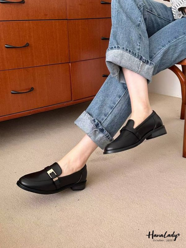 WTB24 職場必備軟底牛皮樂福鞋 