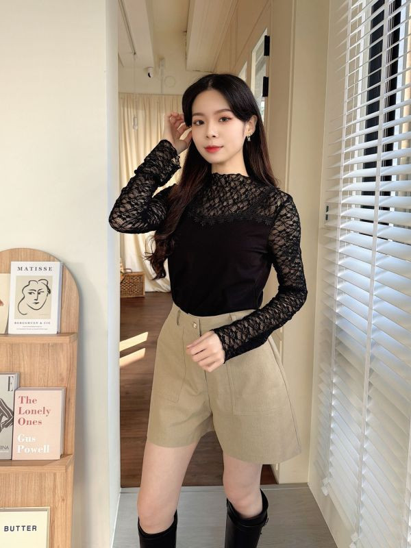 WQA10 雕花蕾絲馬甲線上衣 