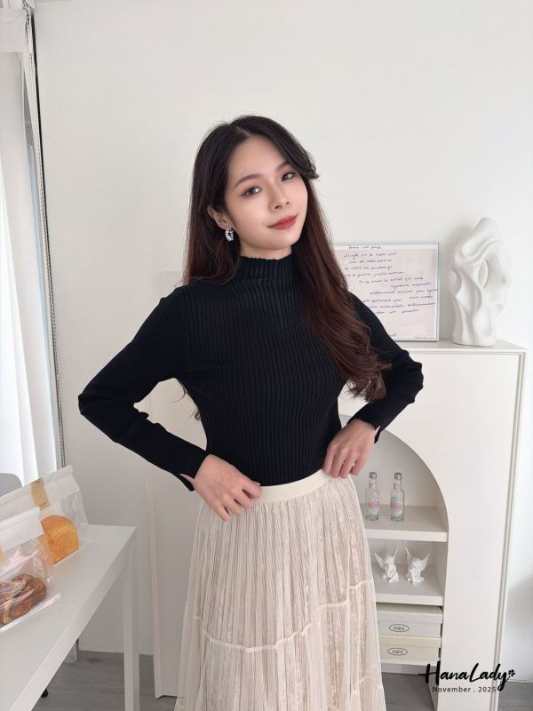 WJB15 質感款V線透肩坑條上衣 