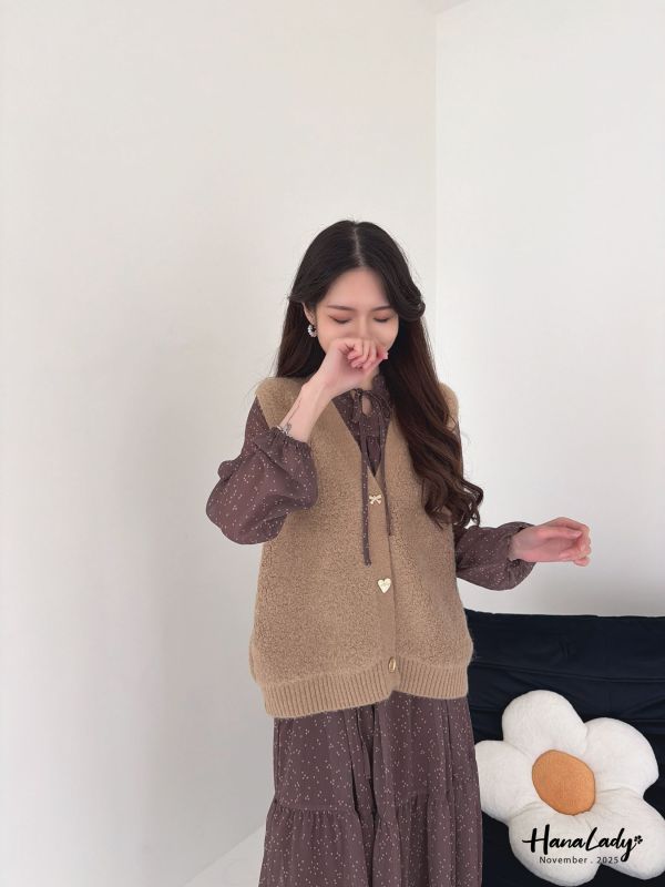 WJA80 造型金釦親膚絨毛背心 