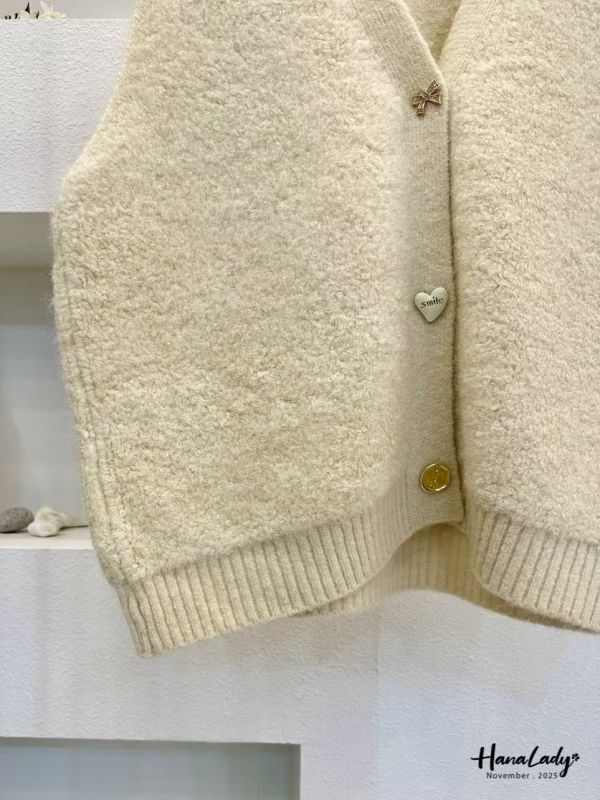 WJA80 造型金釦親膚絨毛背心 