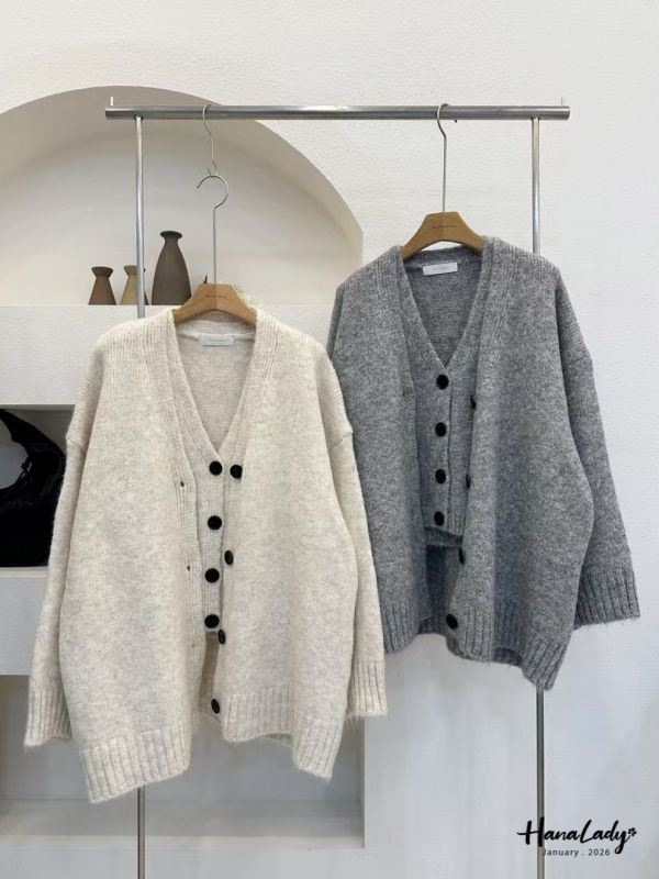 LEA55 兩件式簡約系排釦針織上衣 