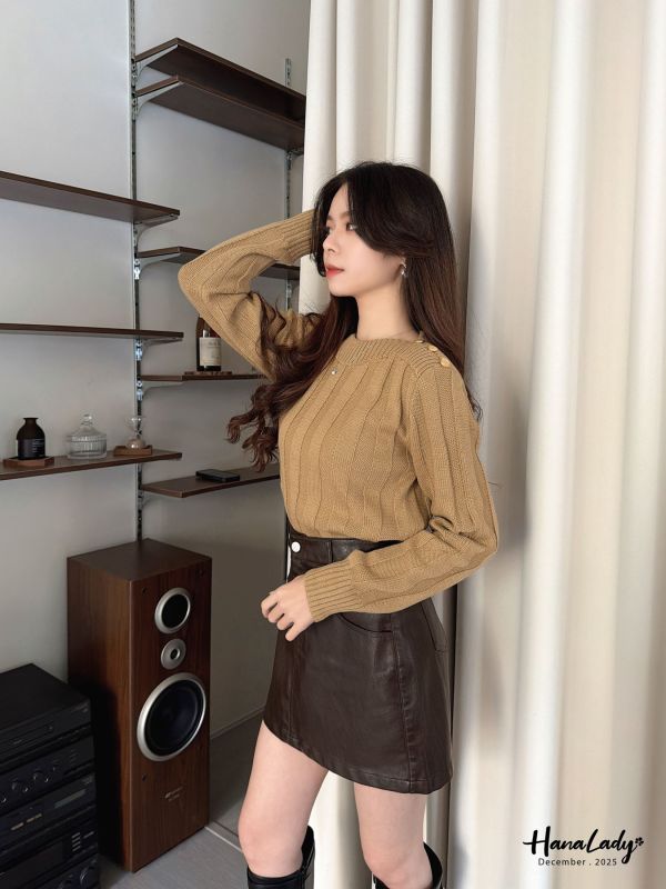 WQA59 金釦肩設計針織上衣 