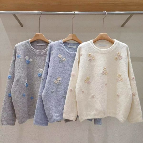 WQA66 可愛繡花配色針織上衣 