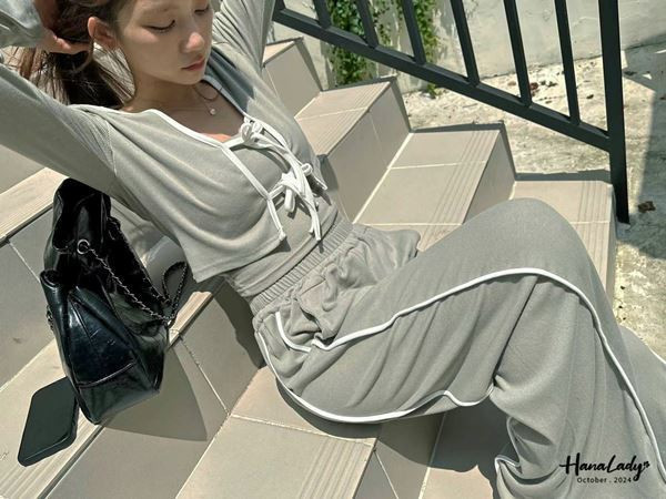 FTA43 簡約線條綁帶上衣 