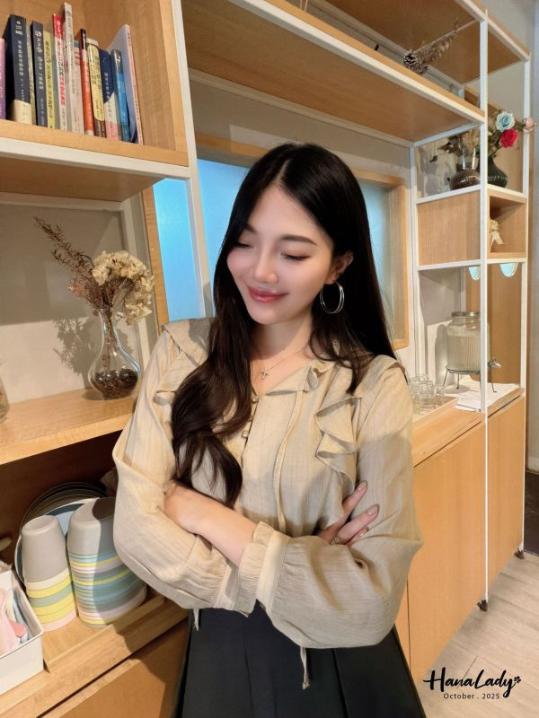 WTB37 波浪荷葉領綁結上衣 